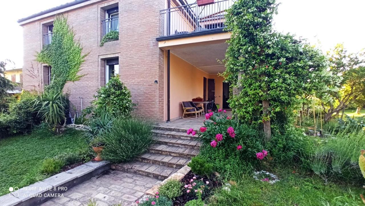 Casa Vincenzo 130 Mq Con Portico Ed Ingresso Esclusivo Dal Giardino Villa Felino Ngoại thất bức ảnh