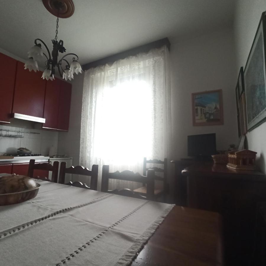 Casa Vincenzo 130 Mq Con Portico Ed Ingresso Esclusivo Dal Giardino Villa Felino Ngoại thất bức ảnh