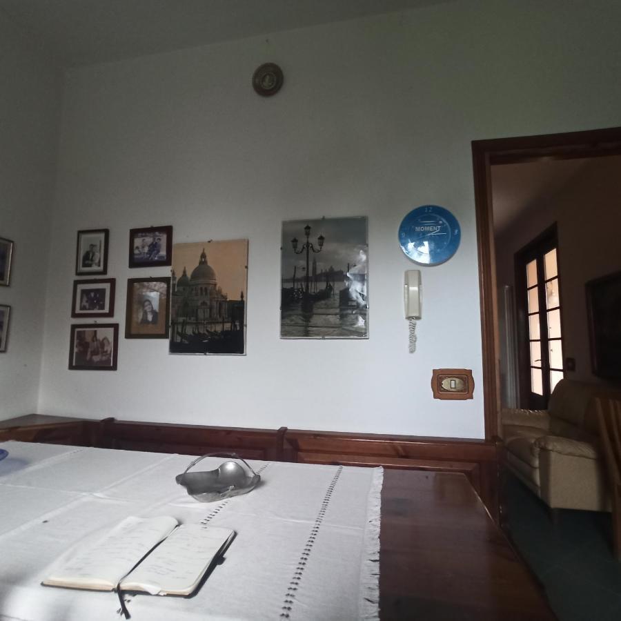 Casa Vincenzo 130 Mq Con Portico Ed Ingresso Esclusivo Dal Giardino Villa Felino Ngoại thất bức ảnh